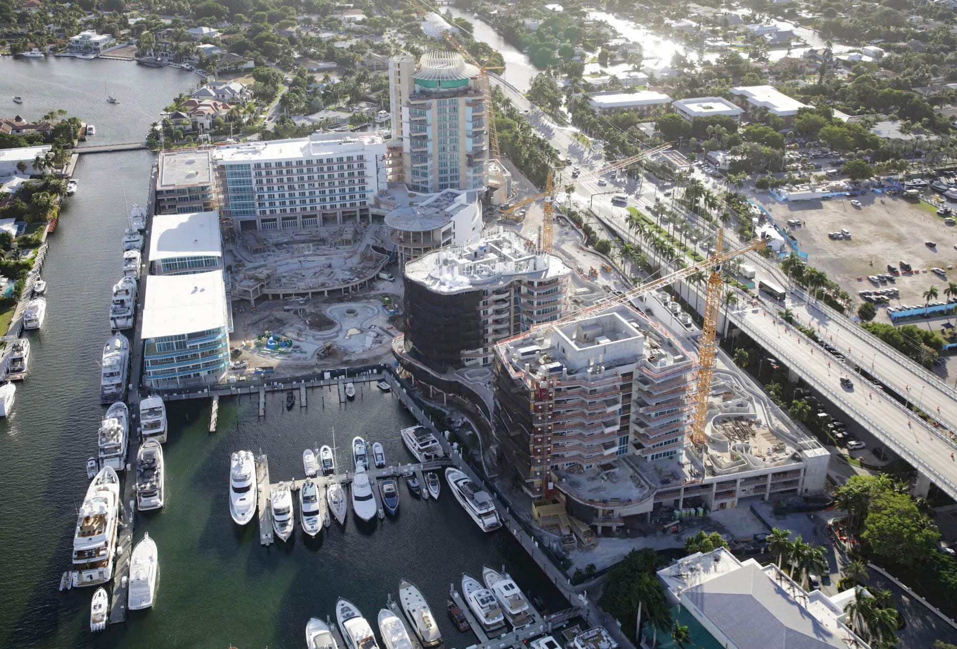 Pier Sixty-Six resort pool